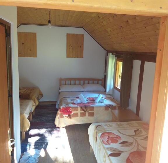 پانسیون Guest House Flodisa