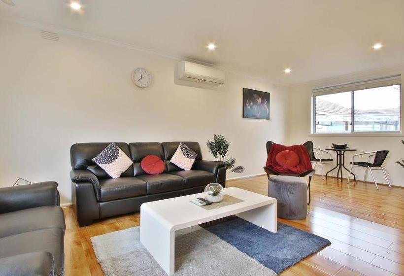 פנסיון Ivy Units Glen Waverley