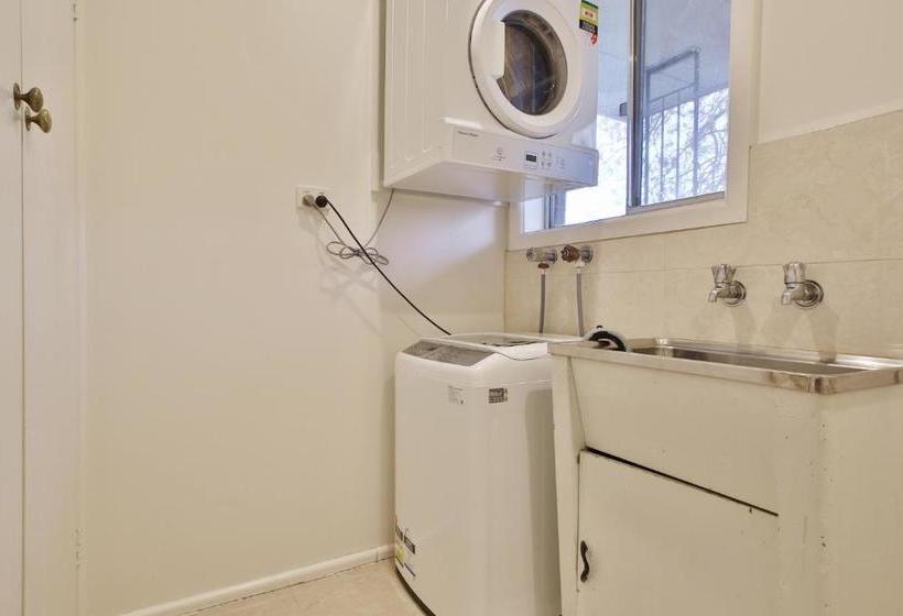 פנסיון Ivy Units Glen Waverley