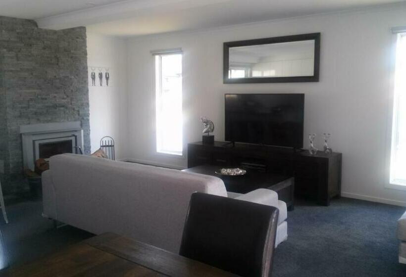 بنسيون Jindabyne Guest House