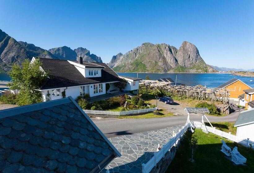 پانسیون Sakrisøy Gjestegård   Manor House In Sakrisøy   Solbakken Anno 1880