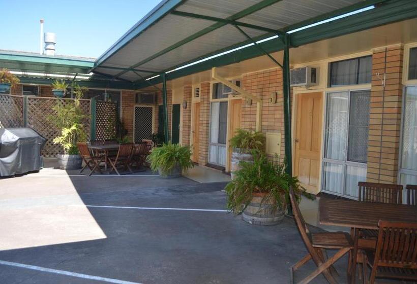 Tall Timbers Motel