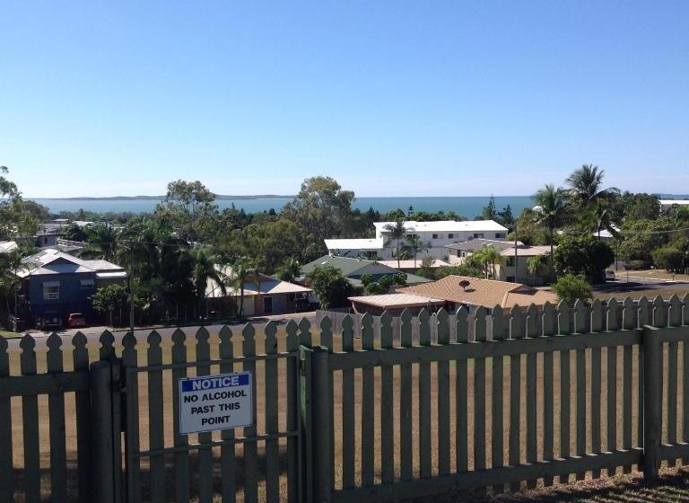 Tannum Sands Hotel / Motel