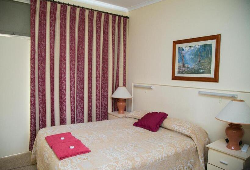 Tarra Motel