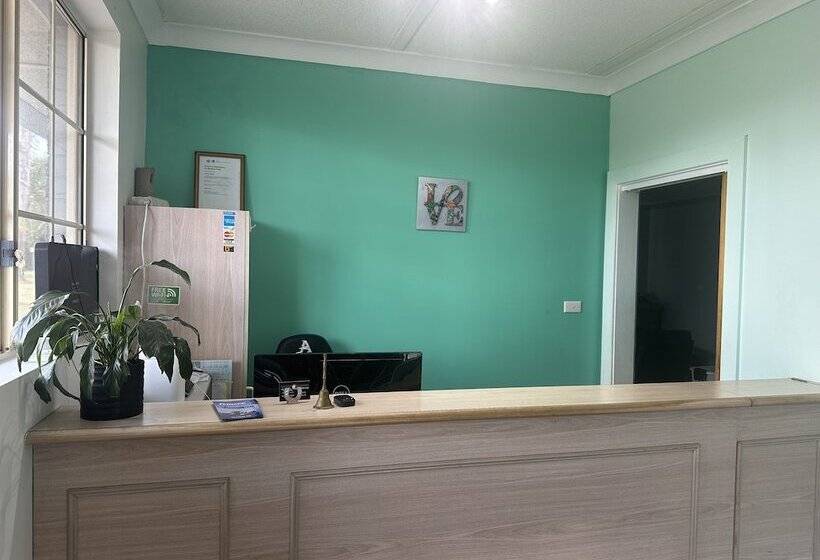 Temora Motel