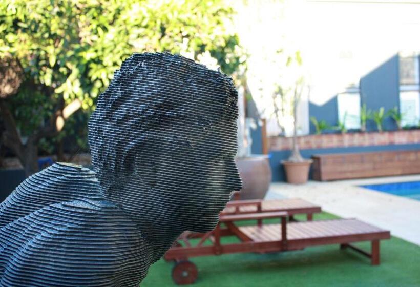 تختخواب و صبحانه Haven On The Park