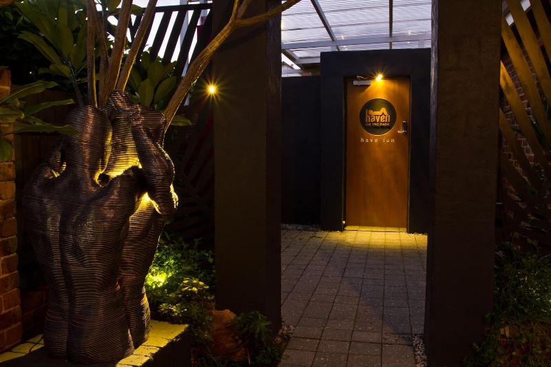 تختخواب و صبحانه Haven On The Park