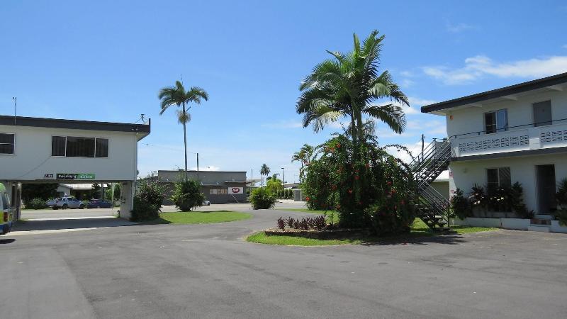 Отель Cardwell At The Beach