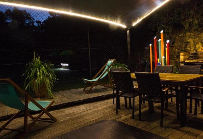 پانسیون Garasu Lodge