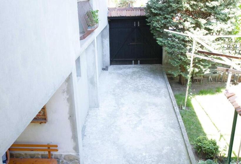 پانسیون Guest House Sokratovi