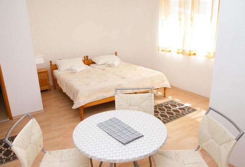 پانسیون Guest House Sokratovi