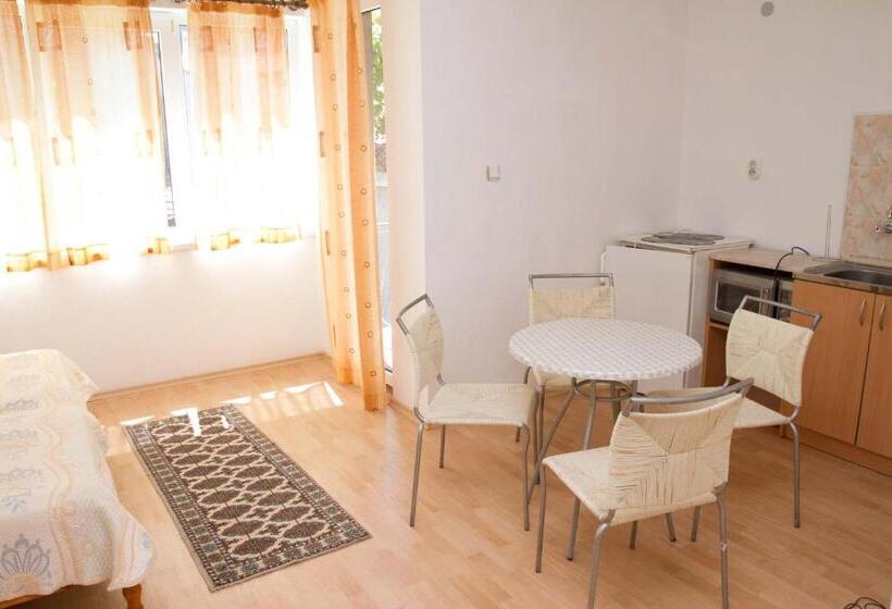 پانسیون Guest House Sokratovi
