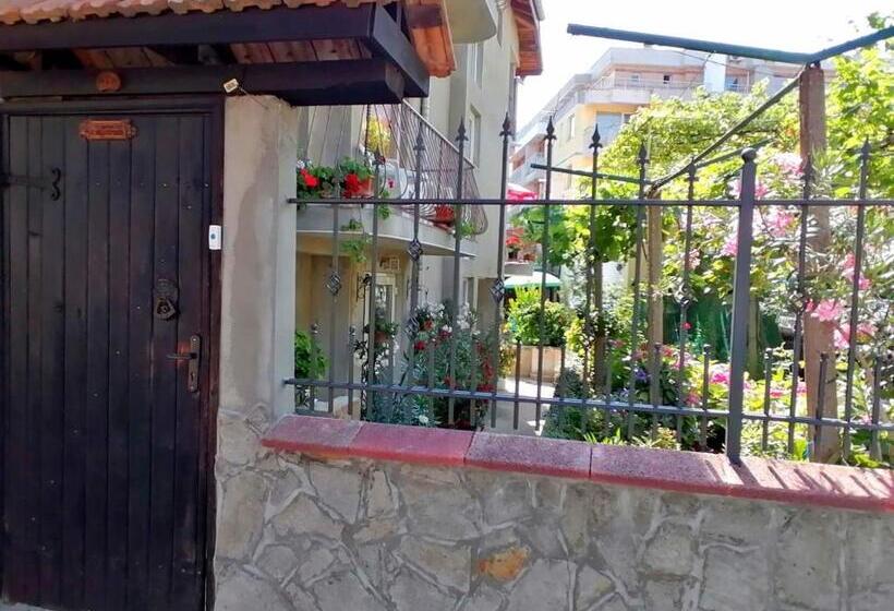 پانسیون Guest House Sokratovi
