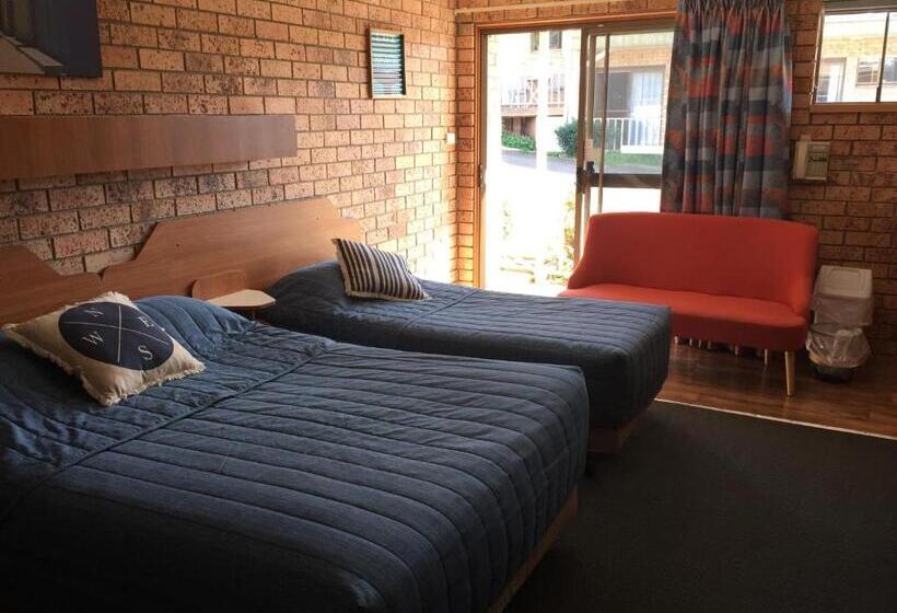 Whale Fisher Motel