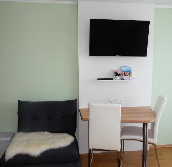 مبيت وإفطار Frühstückspension Lach