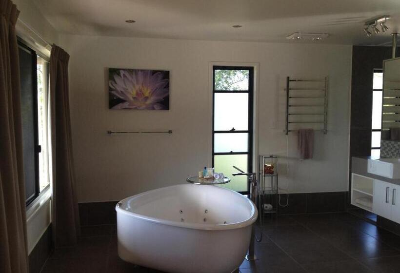 민박 Melawondi Spring Retreat