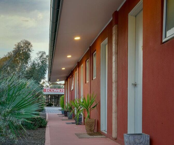 Crossroads Ecomotel