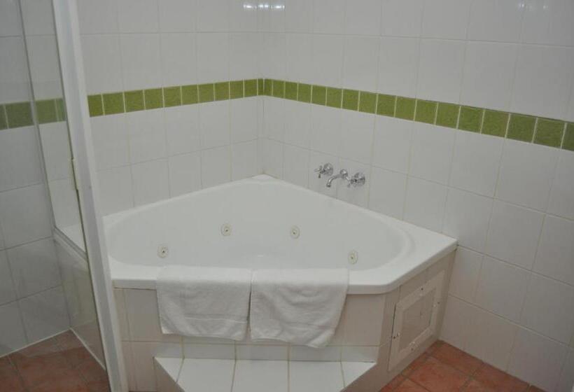 Meadowbrook Hotel Brisbane