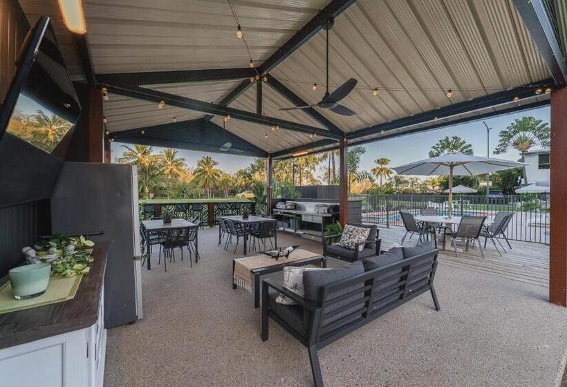 Kinka Palms Motel