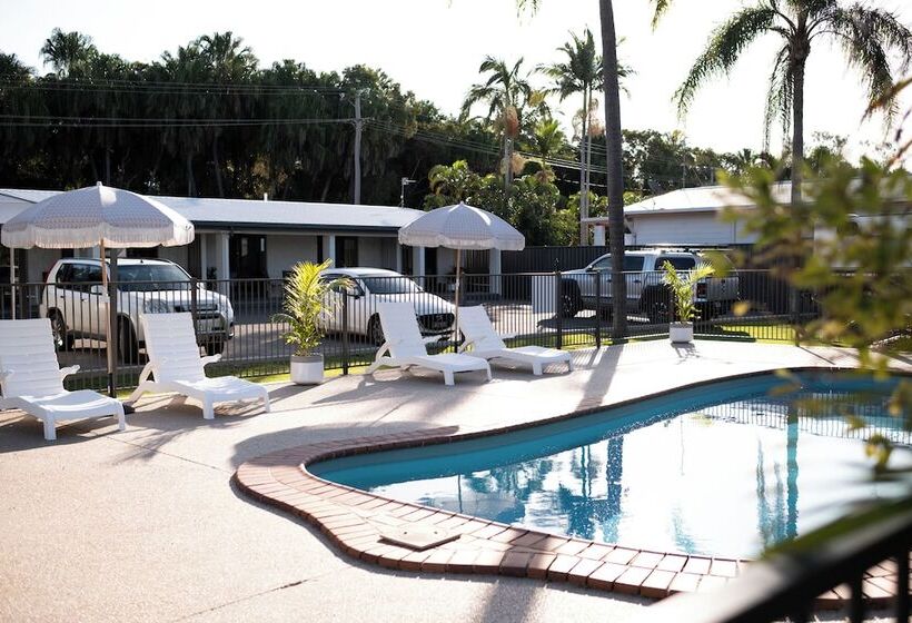 Kinka Palms Motel