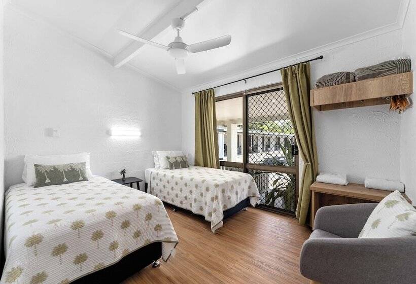 Kinka Palms Motel