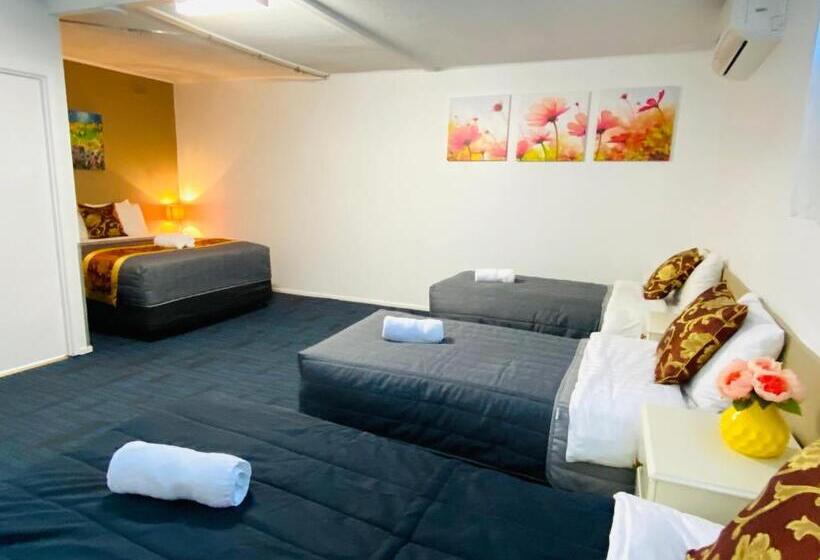 Mid Valley Motel