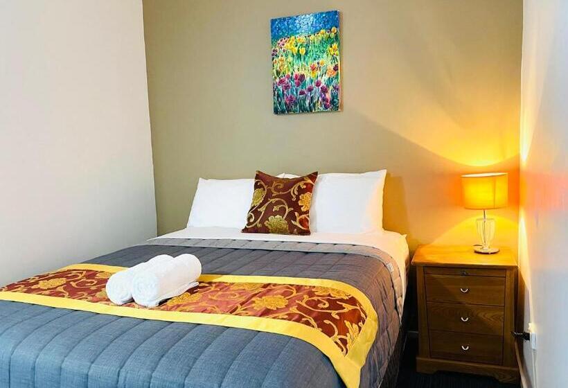 Mid Valley Motel