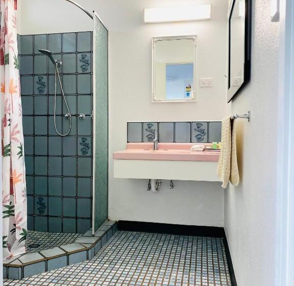 Mid Valley Motel