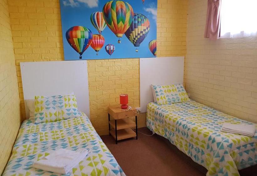 فندق على الطريق Jillaroo Motor Inn