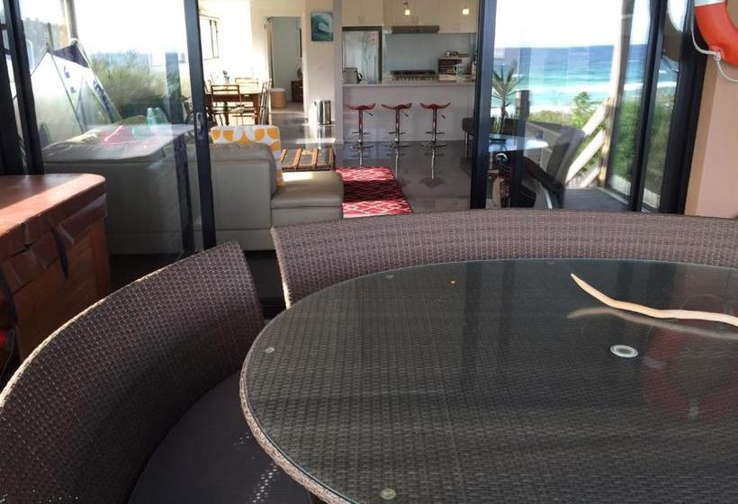 펜션 Award Winning Beach Front Retreat