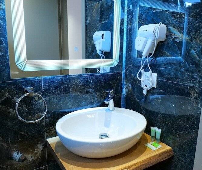 پانسیون Bora Bora Hotel Ksamil