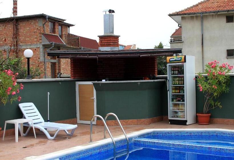 پانسیون Guest House Kostadinovi