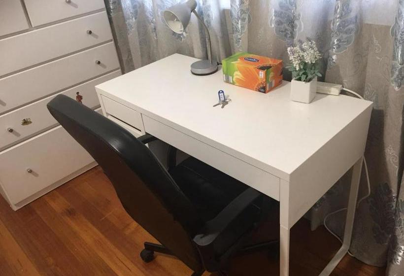 Пансион Doncaster Westfield Home Stay