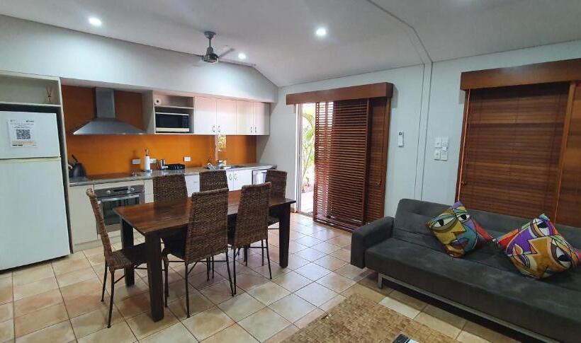 리조트 Samson Beach Chalets