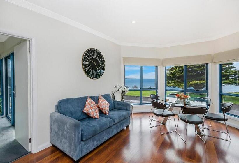 Seascape Accommodation