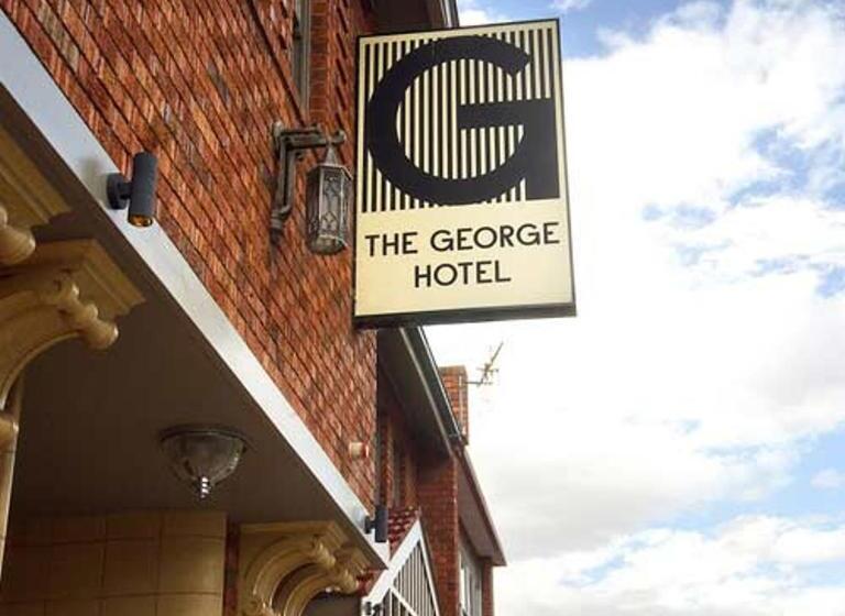 هتل The George  Bathurst