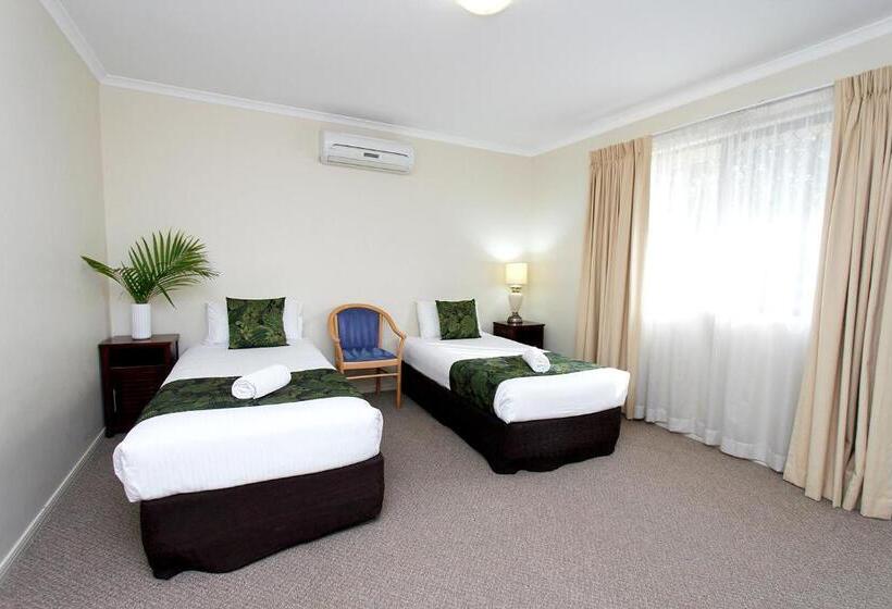 The Palms Motel
