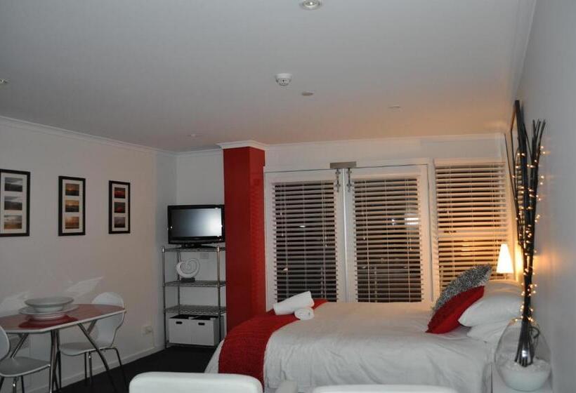 White Crystal Apartments