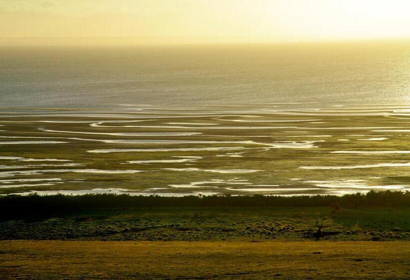 مبيت وإفطار Cable Station Accommodation