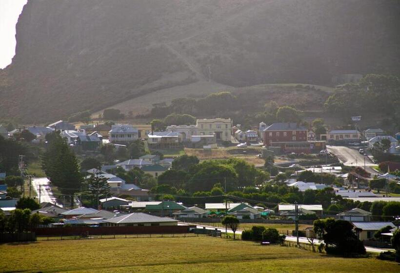 مبيت وإفطار Cable Station Accommodation