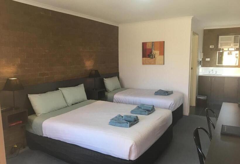 Camellia Motel
