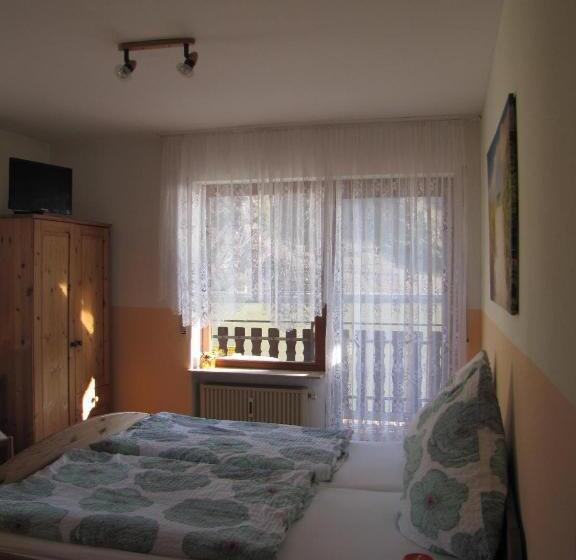 ホテル Panoramacafé Kattenes