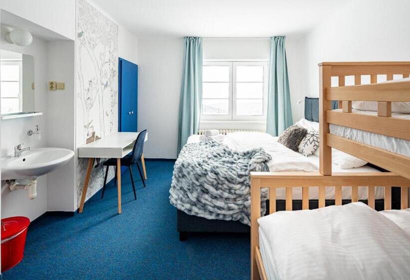 هتل Prazska Bouda