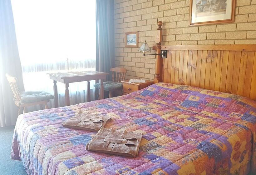 Lake Front Motel