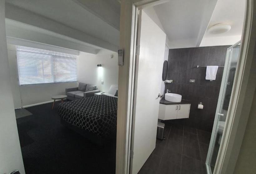 Мотель Charles Sturt Motor Inn