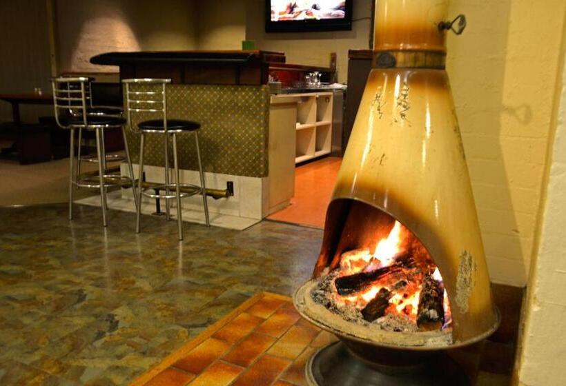 Мотель Charles Sturt Motor Inn