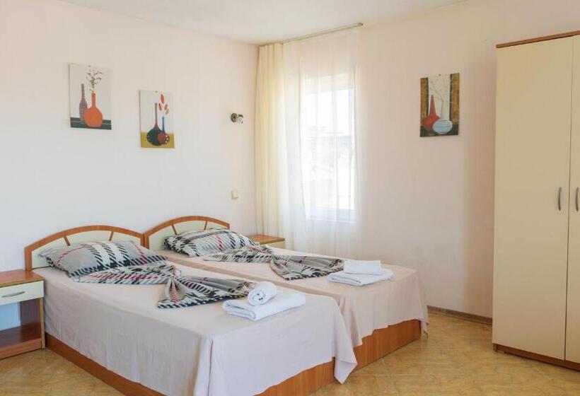 پانسیون Guest House Eos