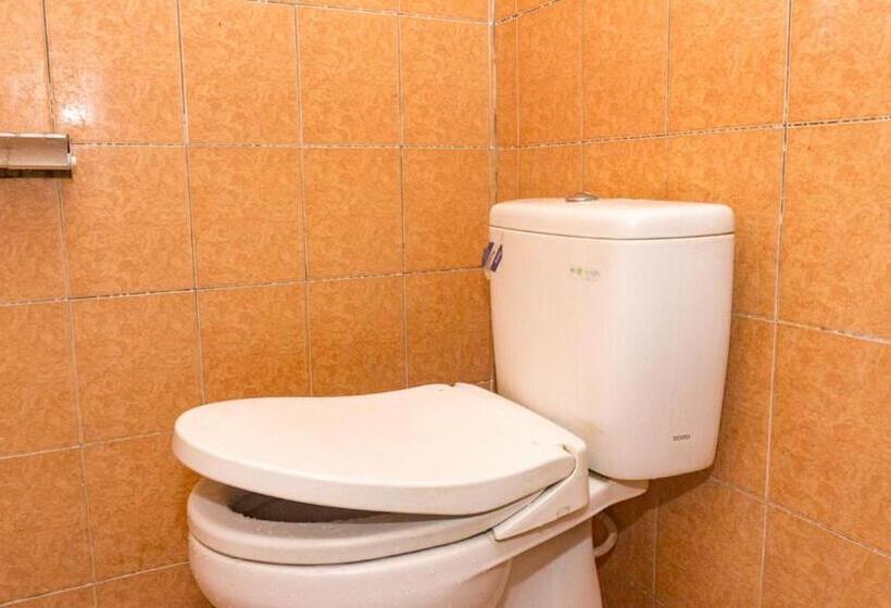 بنسيون Reddoorz Near Sentani Airport Jayapura