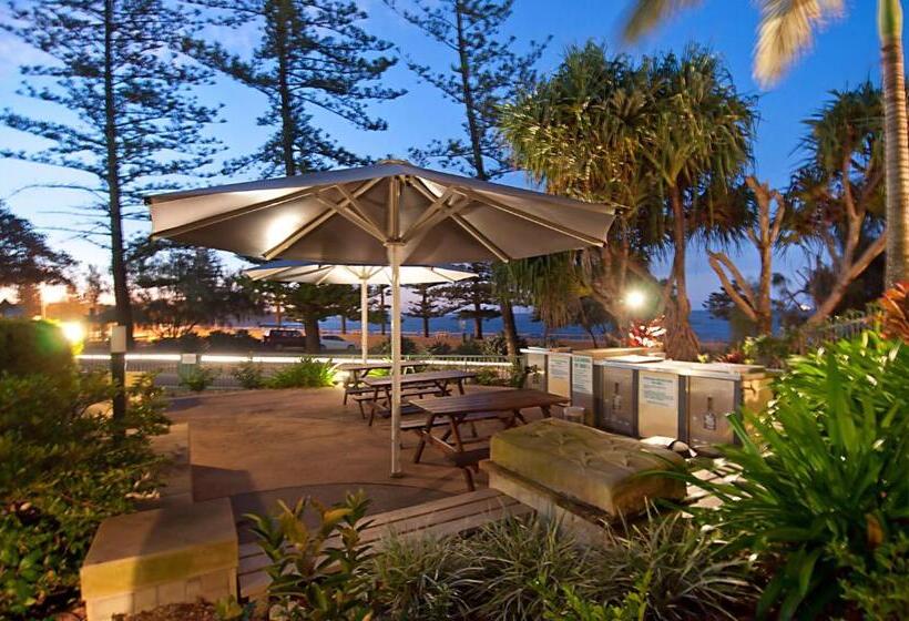 Norfolks On Moffat Beach Resort