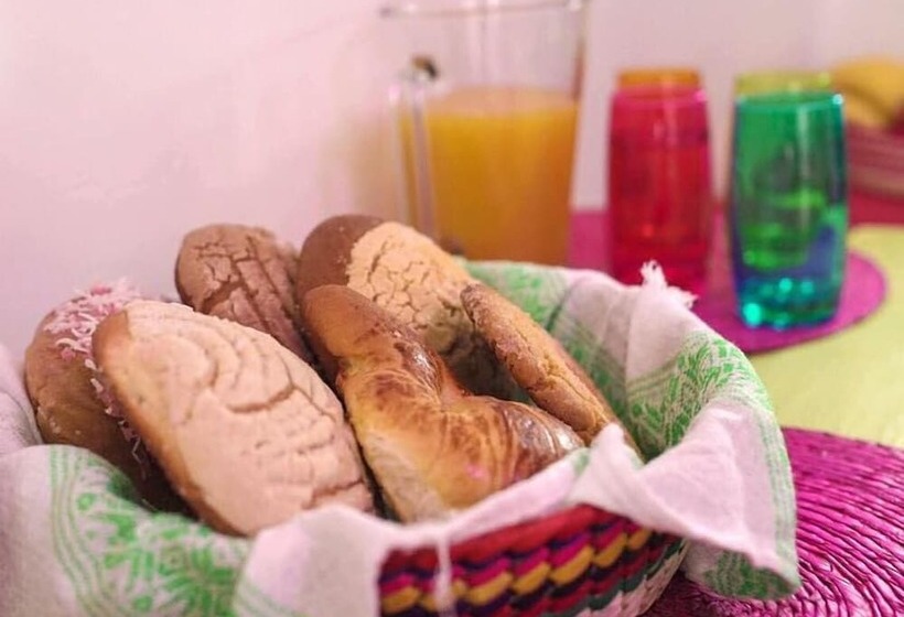 ユースホステル Hostal Tlaquepaque